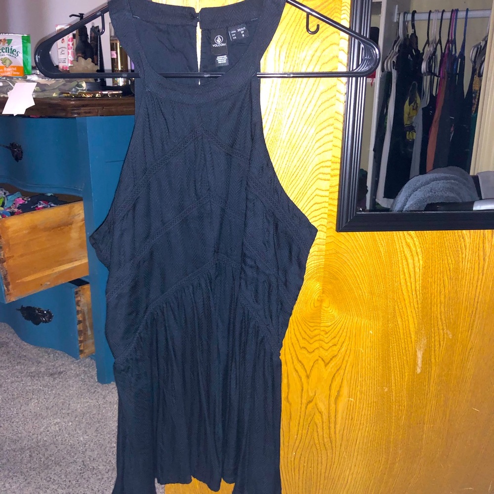 Super cute nwot volcom sleeveless blouse